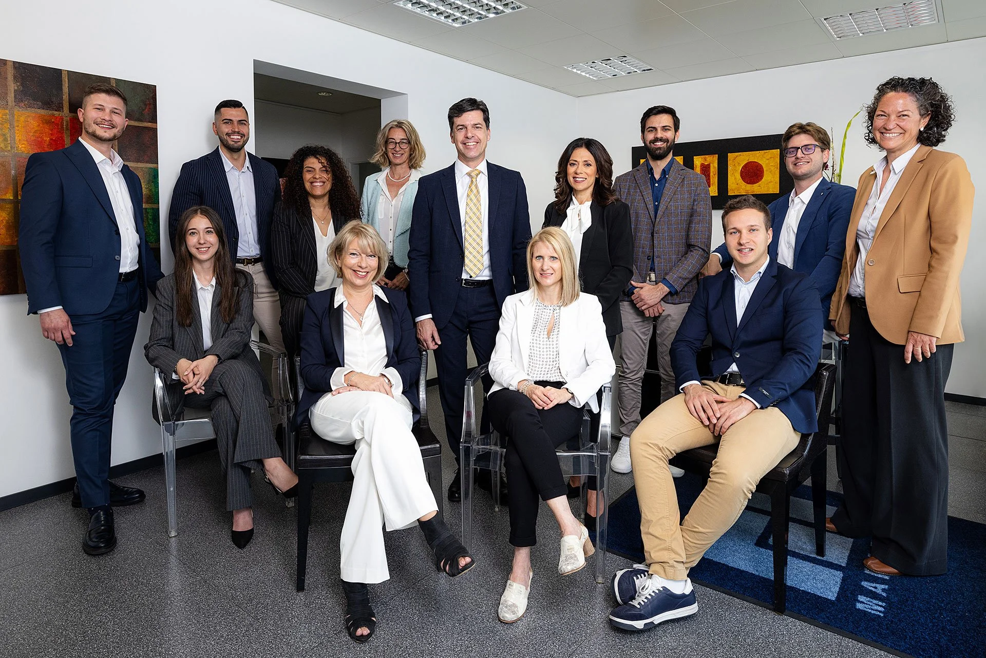 foto-tutto-il-personale-seduti-2 foto-tutto-il-personale-seduti-2